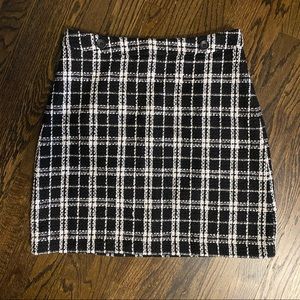 Banana Republic black and white plaid tweed skirt